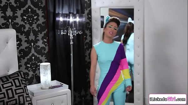 Lesbian babe facesitting then rimming gf