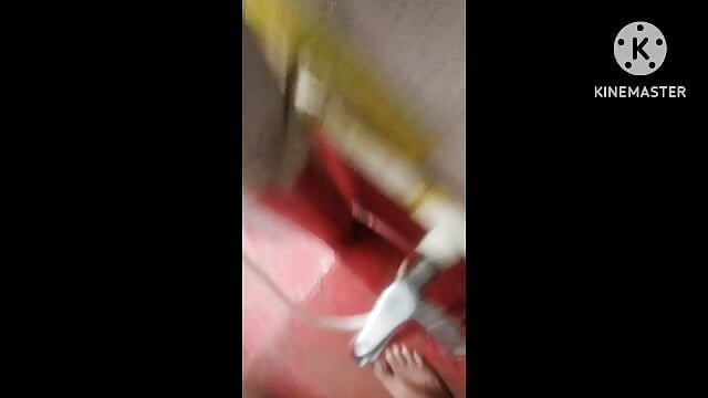 Desi girl in bathroom sex
